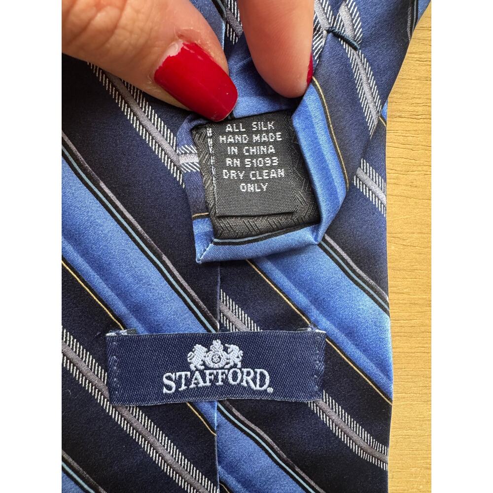 Stafford All Silk Hand Made Men's Tie Stripped Blue Business Necktie - Picture 3 of 3